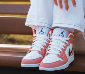 Giay Nike Air Jordan 1 Mid SE 'Orange Suede' DV1336-800