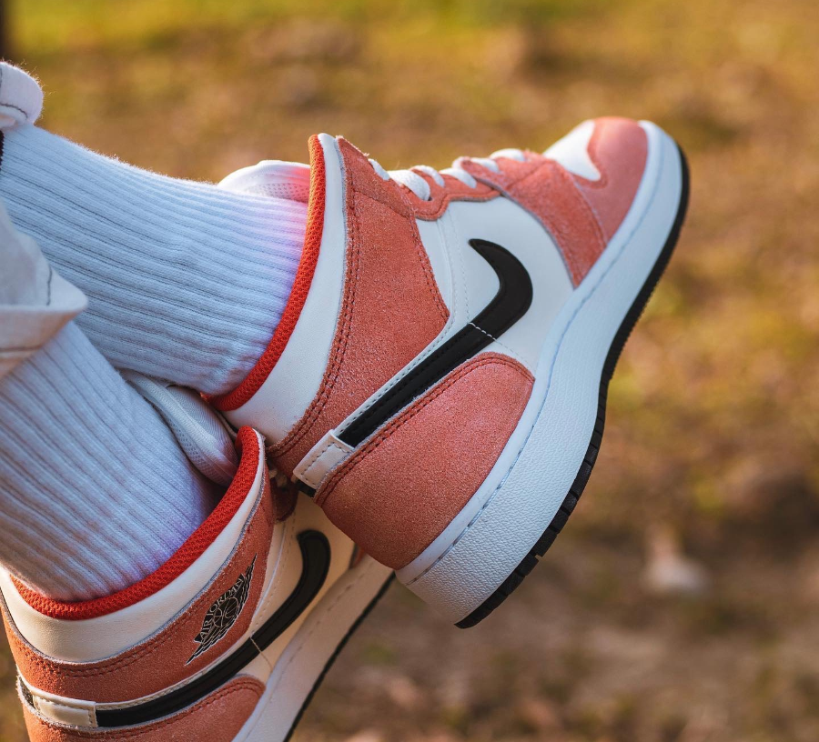 Giay Nike Air Jordan 1 Mid SE 'Orange Suede' DV1336-800