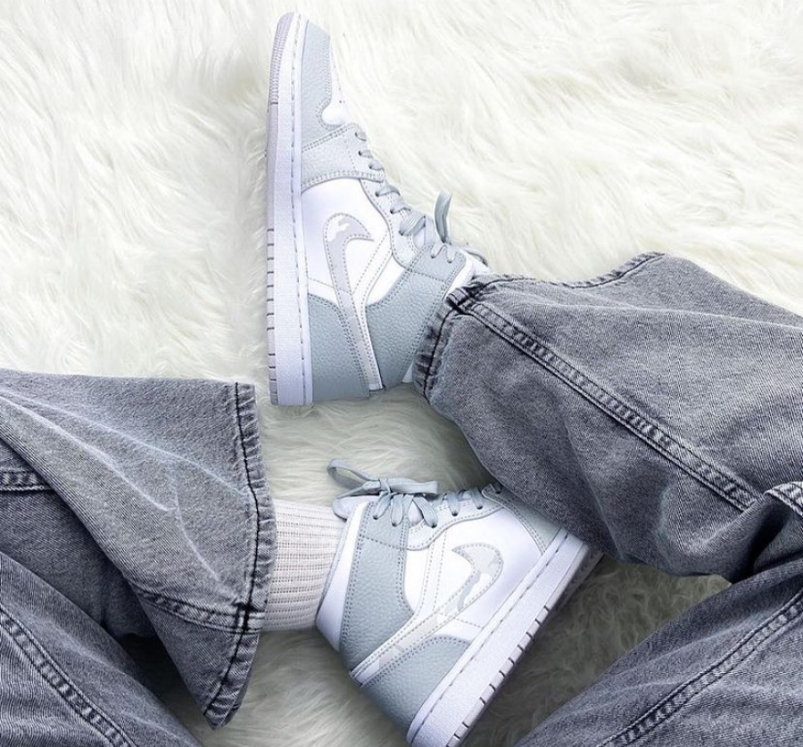 Giày Nike Air Jordan 1 Mid SE GS 'Swoosh Logo Grey Camo' DD3235-100 - Ảnh 4