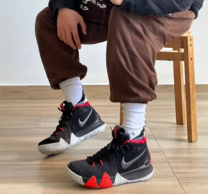 Alternative view of Giày Nike Kyrie 4 '41 For The Ages' 943806-005