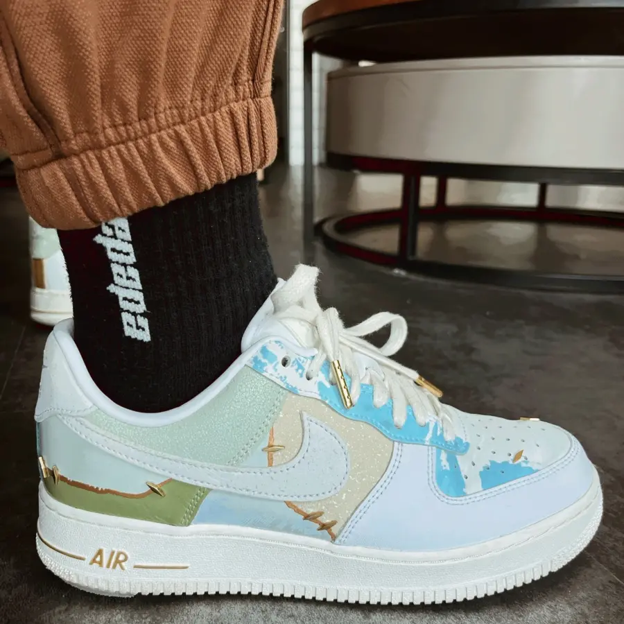 Giay Nike Air Force 1 'Premium Preservation of History' FB4957-111