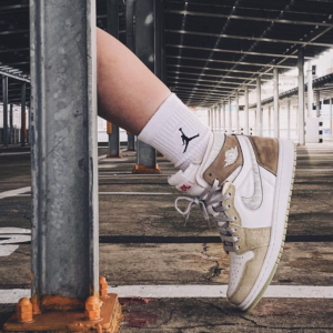 Alternative view of Giày Nike Wmns Air Jordan 1 High Zoom Comfort 'Olive Aura' CT0979-102