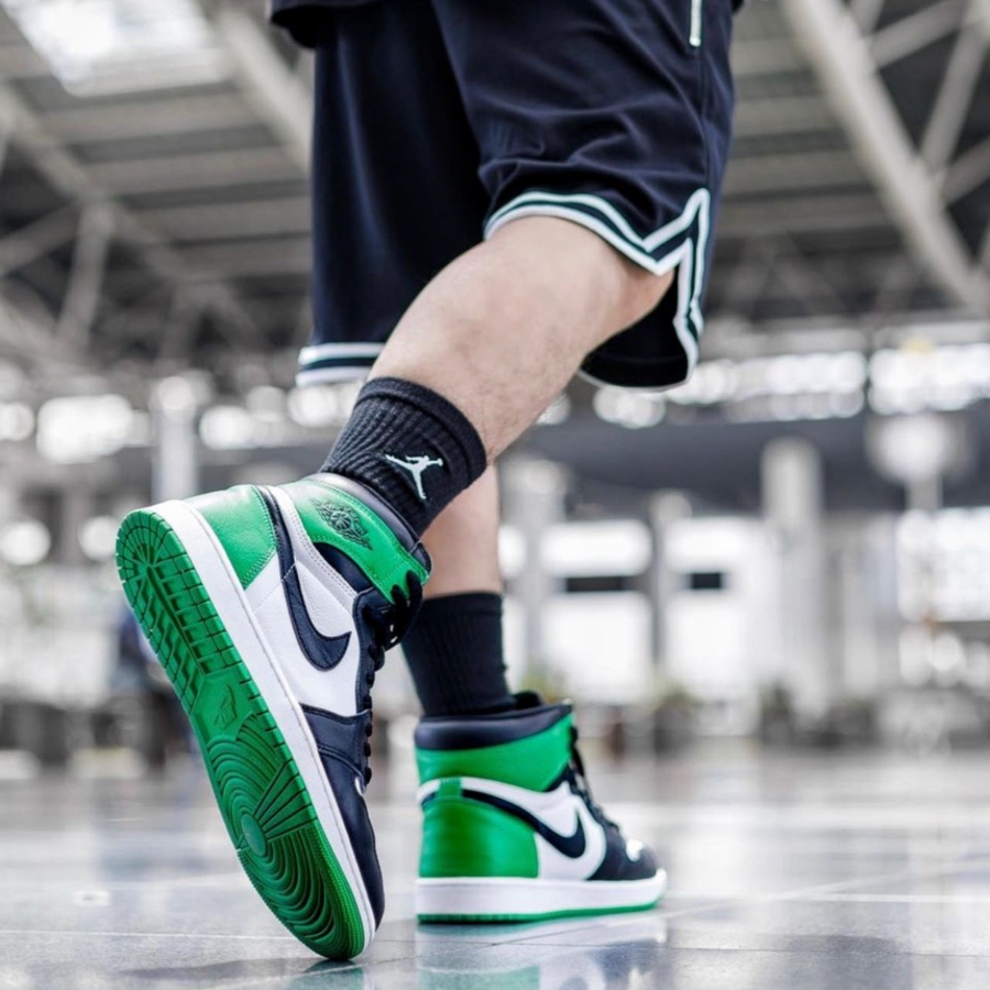 Giay Nike Air Jordan 1 Retro High OG GS 'Lucky Green' FD1437-031