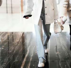 Alternative view of Giày Versace Greca Trainers DST644D-DV50G-D01