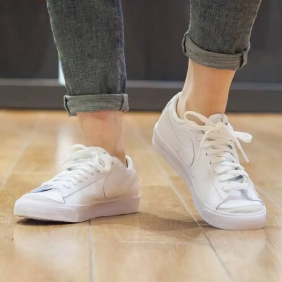 Alternative view of Giày Nike Blazer Low '77 'Black White' DA4074-110