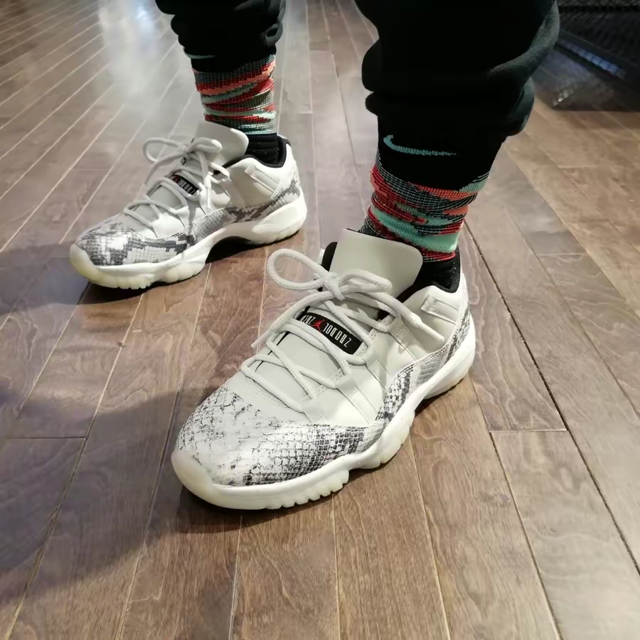 Giày Nike Air Jordan 11 Retro Low 'Light Bone Snakeskin' CD6846-002 - Ảnh 4