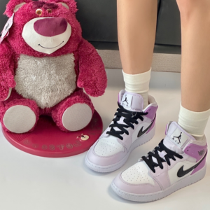 Giay Nike Air Jordan 1 Mid GS 'Barely Grape' DQ8423-501