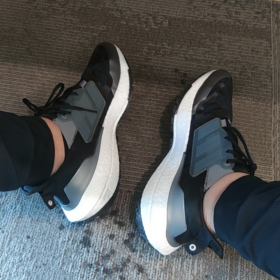 Giay Adidas UltraBoost 22 Cold.RDY 'Black Grey' H01175