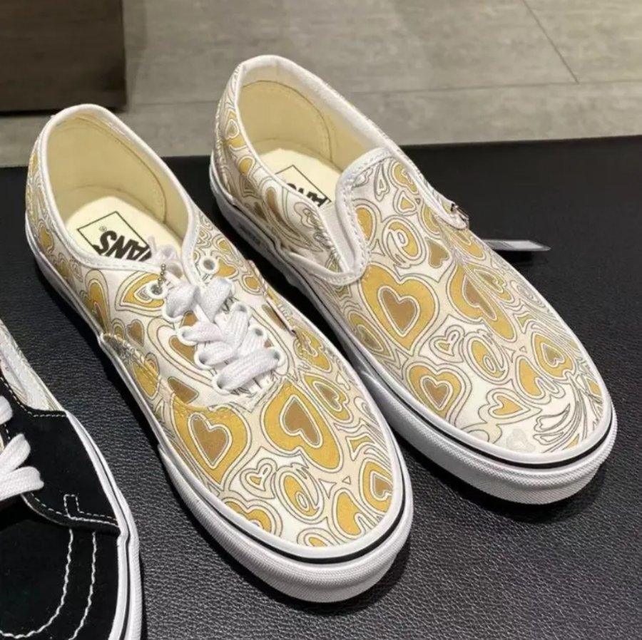 Giay Vans Classic Slip On 'Pink Heart' VN0A5JMHJBW