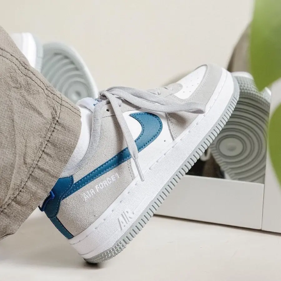 Alternative view of Giày Nike Air Force 1 Low GS Athletic Club DH9597-001