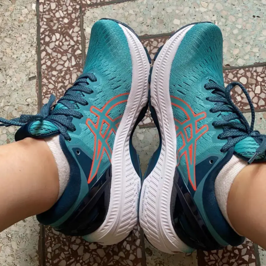 Alternative view of Giày Asics Wmns Gel Kayano 27 'Techno Cyan' 1012A649-300