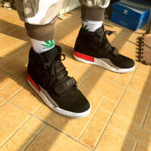 Alternative view of Giày Nike Jordan Legacy 312 'Black Suede' AV3922-060