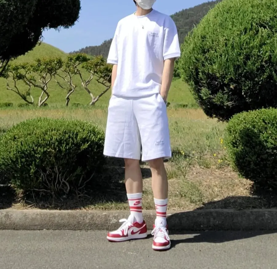 Alternative view of Giày Nike Air Jordan 1 Low Cardinal Red 553560-607