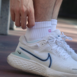 Giay Nike ZoomX Invincible Run Flyknit 2 'White Blue' DH5425-100