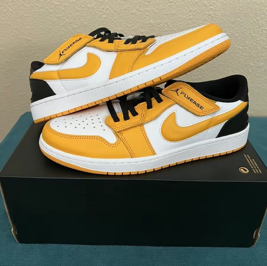 Giay Nike Air Jordan 1 Low FlyEase University 'Gold' DM1206-107