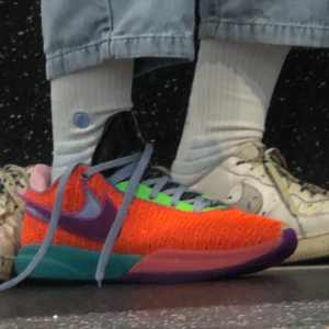 Giay Nike LeBron 20 'Chosen 1' DJ5423-800