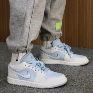 Alternative view of Giày Nike Air Jordan 1 Low 'Ice Blue' DV1299-104