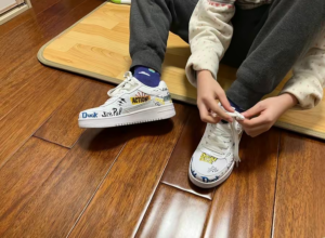 Alternative view of Giày Lining Wmns x Disney 'Multi Color' AGCS146-4