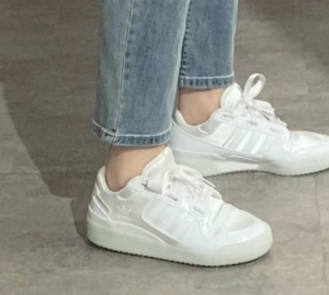 Alternative view of Giày Adidas Forum Satin Low J 'Triple White' H68194