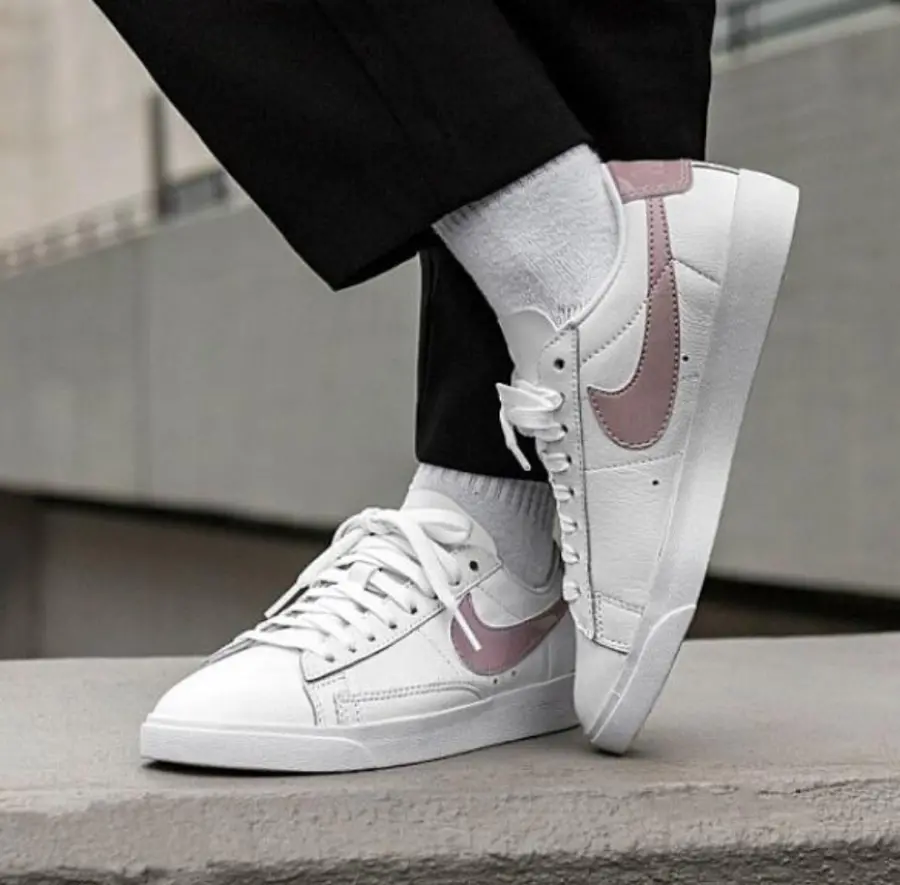 Alternative view of Giày Nike Blazer Low Le 'White Particle Rose' AA3961-105