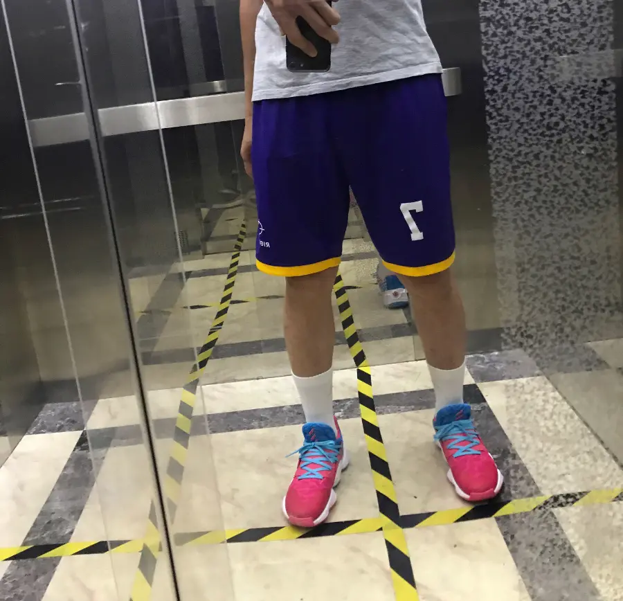 Alternative view of Giày Adidas Harden Vol. 4 'Candy Paint' EF0998