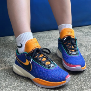 Giay Nike LeBron 20 GS 'Racer Blue' DQ8651-401