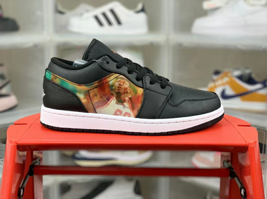 Giay Nike Air Jordan 1 Low GS Hologram 'Black' DR9497-001