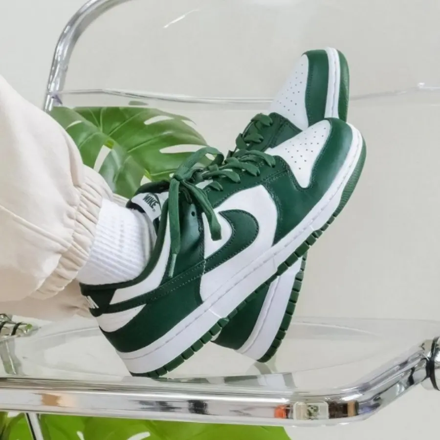Alternative view of Giày Nike Dunk Low 'Michigan State' DD1391-101