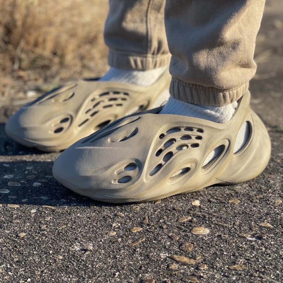 Dep Adidas Yeezy Foam Runner 'Stone Sage' GX4472