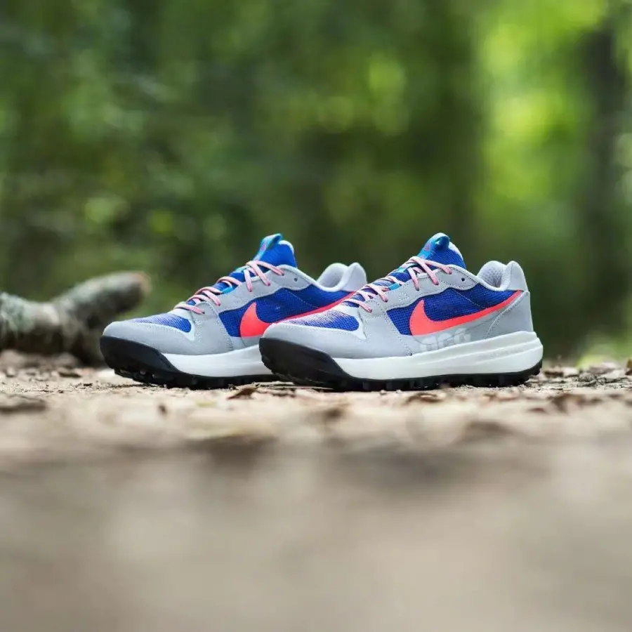 Alternative view of Giày Nike ACG Lowcate 'Wolf Grey Bright Crimson' DM8019-001