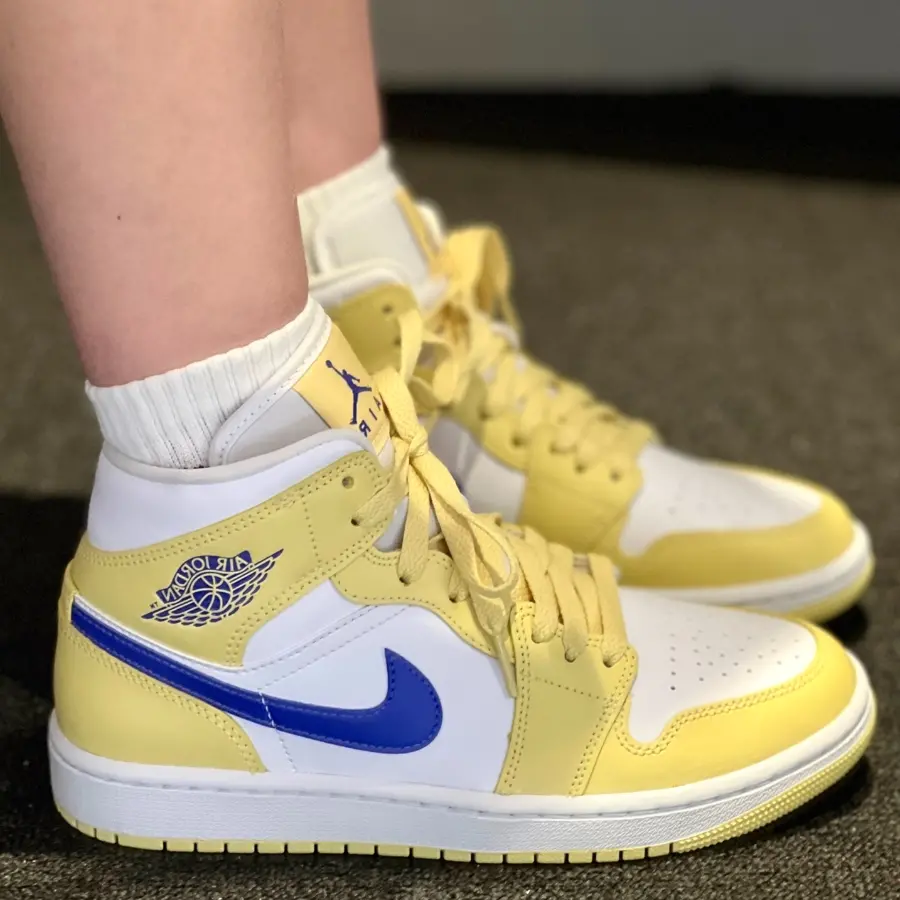 Alternative view of Giày Nike Air Jordan 1 Mid 'Tan Gum' BQ6472-701