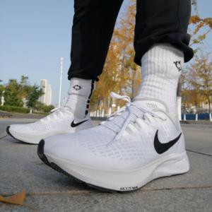 Alternative view of Giày Nike Air Zoom Pegasus 37 'Pure Platinum' BQ9646-100