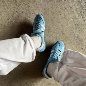 Alternative view of Giày Argentine Football Association x adidas Samba 'Blue' HQ7037