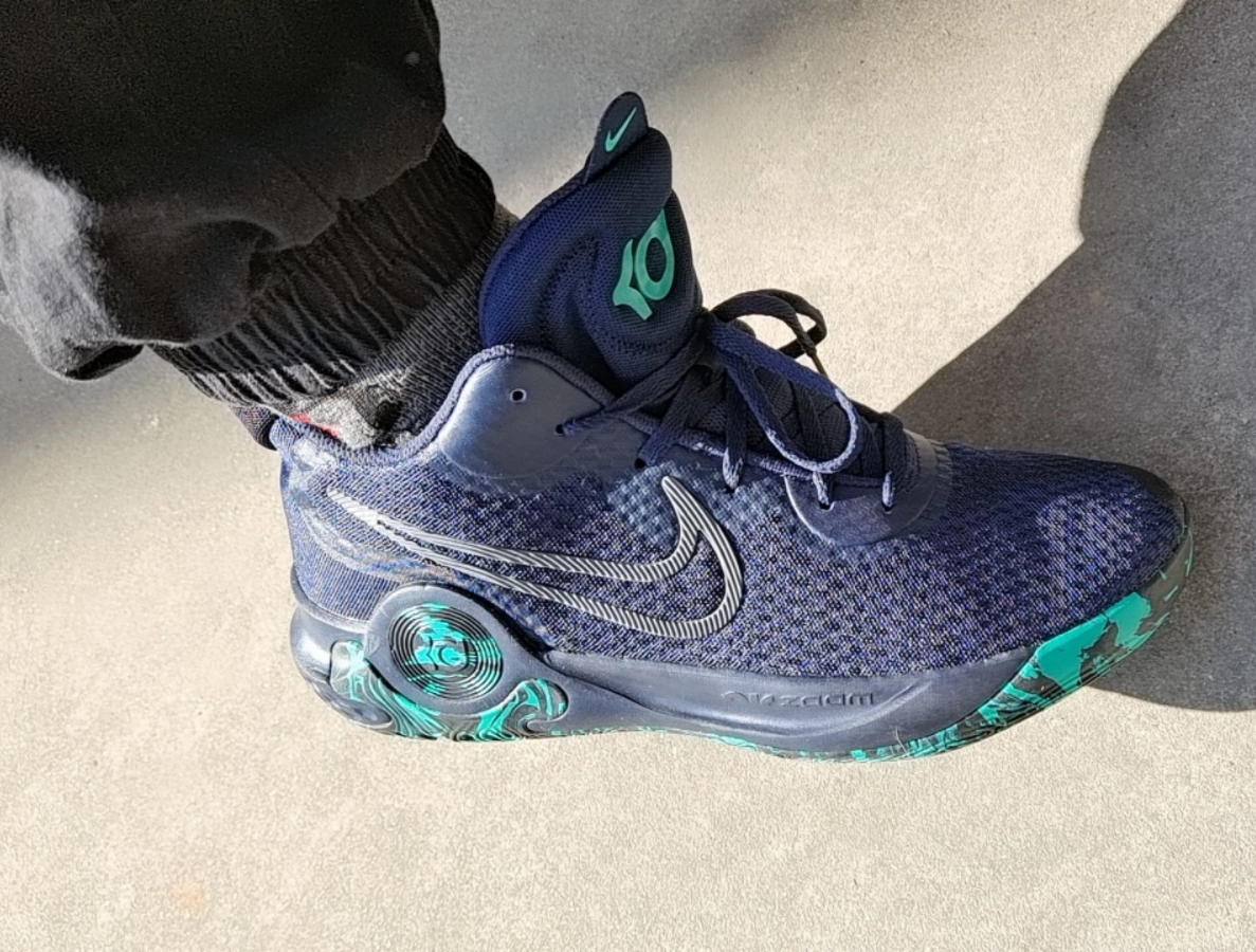 Giay Nike KD Trey 5 IX 'Epsidian Clear Emerald' CW3402-400