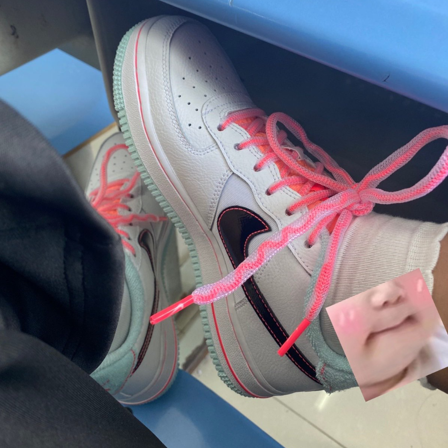 Alternative view of Giày Nike Air Force 1 '07 LV8 GS 'White Atomic Pink' DD7709-100