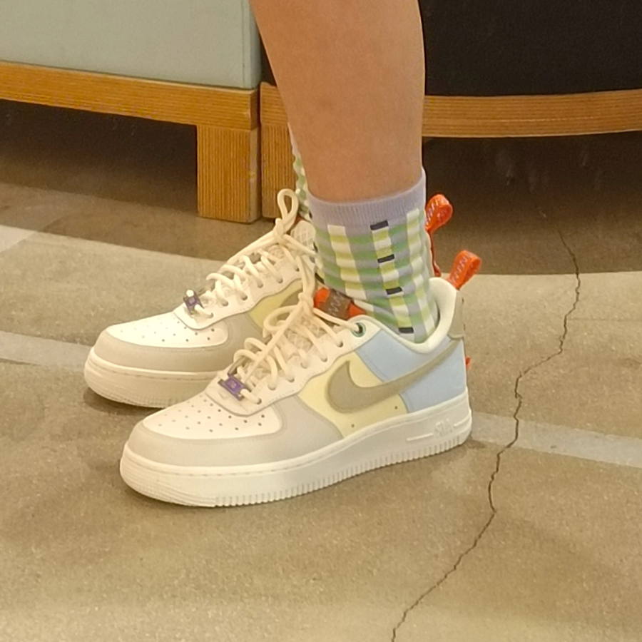 Giay Nike Air Force 1 Cartoon 'White Sail And Lime' DX6042-111