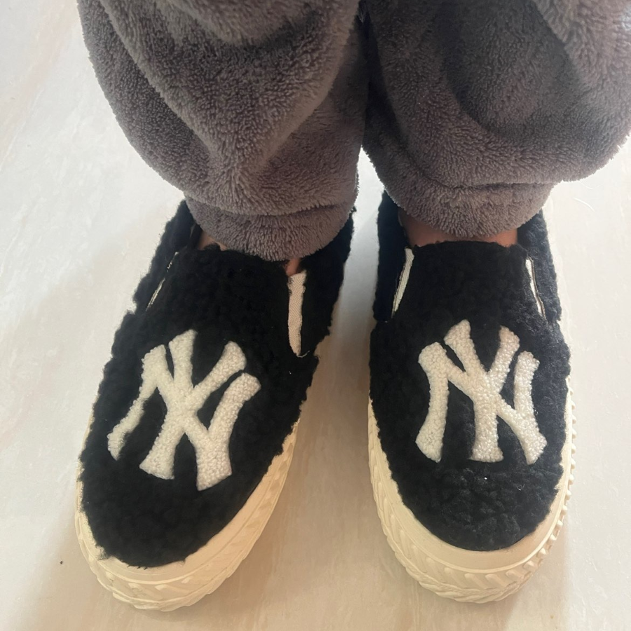 Alternative view of Giày MLB Playball Fleece Mule New York Yankees 'Black' 3AMUUD216-50BKS