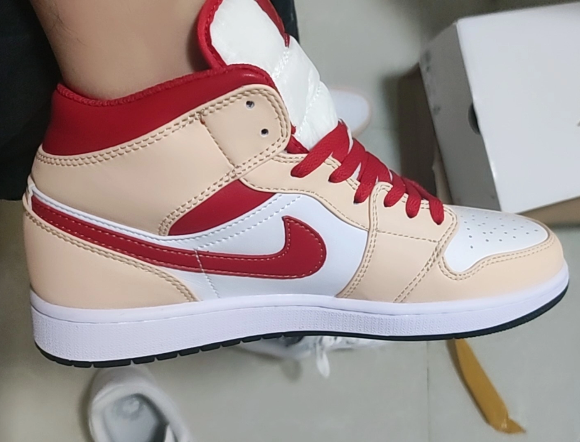 Giày Nike Air Jordan 1 Mid 'Beige White Red' 554724-201 - Ảnh 3
