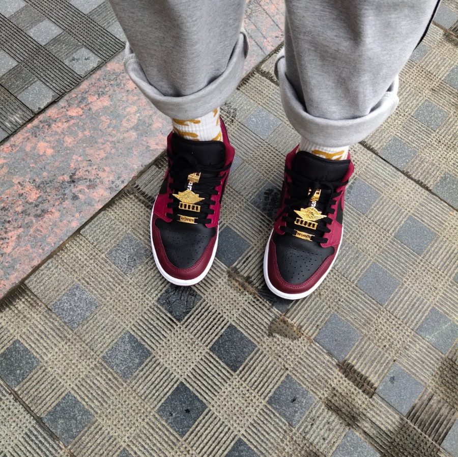 Alternative view of Giày Nike Wmns Air Jordan 1 Low SE 'Dark Beetroot' DB6491-600