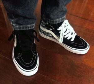 Alternative view of Giày Vans Sk8-Hi 'Bandana Black' VN0A32QGD9S