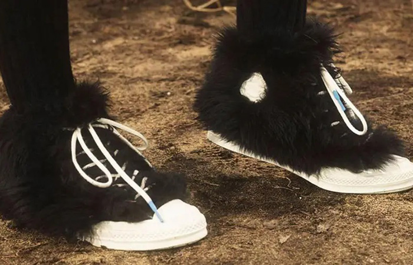 Giày Converse AMBUSH x Chuck 70 High 'Fuzzy Black Egret' 170586C - Ảnh 3