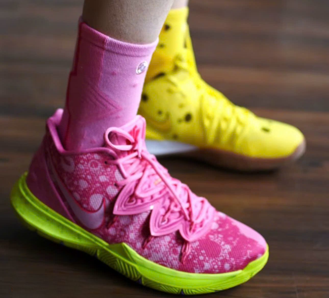 Giày Nike SpongeBob SquarePants x Kyrie 5 'Patrick' CJ6951-600 - Ảnh 3