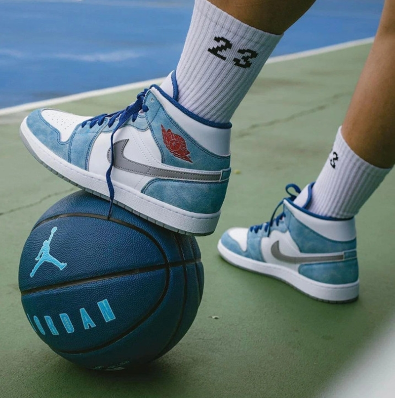 Giay Nike Air Jordan 1 Mid 'French Blue Fire Red' DN3706-401