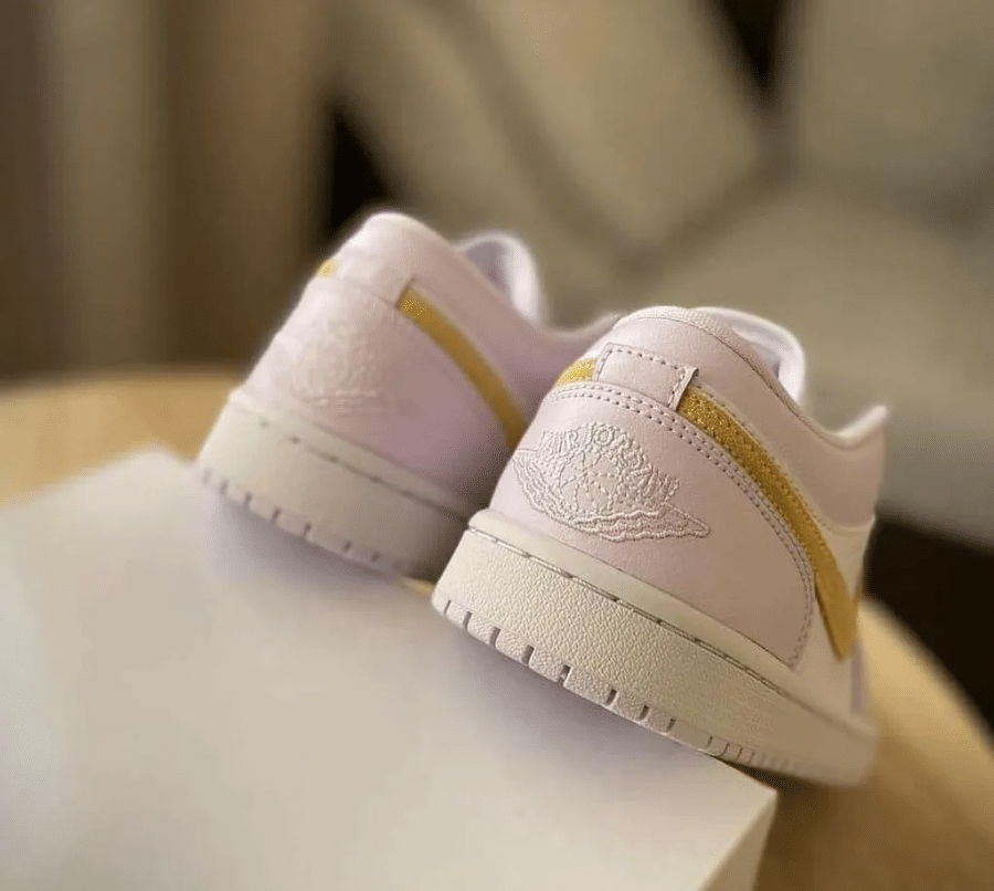 Giay Nike Air Jordan 1 Low 'Barely Grape' DC0774-501