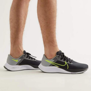 Alternative view of Giày Nike Air Zoom Pegasus 38 'Dark Smoke Grey Volt' CW7356-005