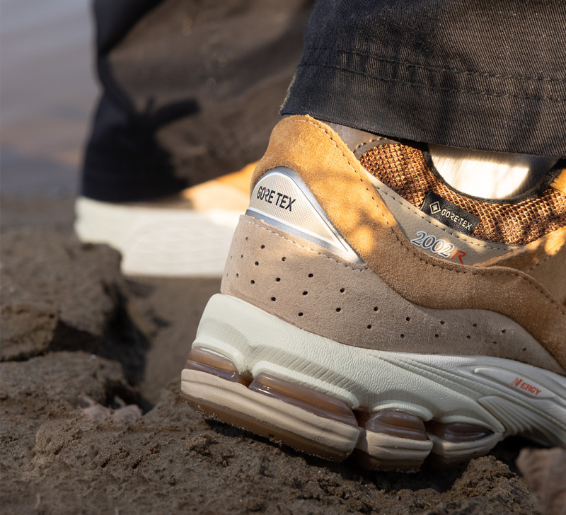 Giay New Balance 2002R 'Tobacco' M2002RXG