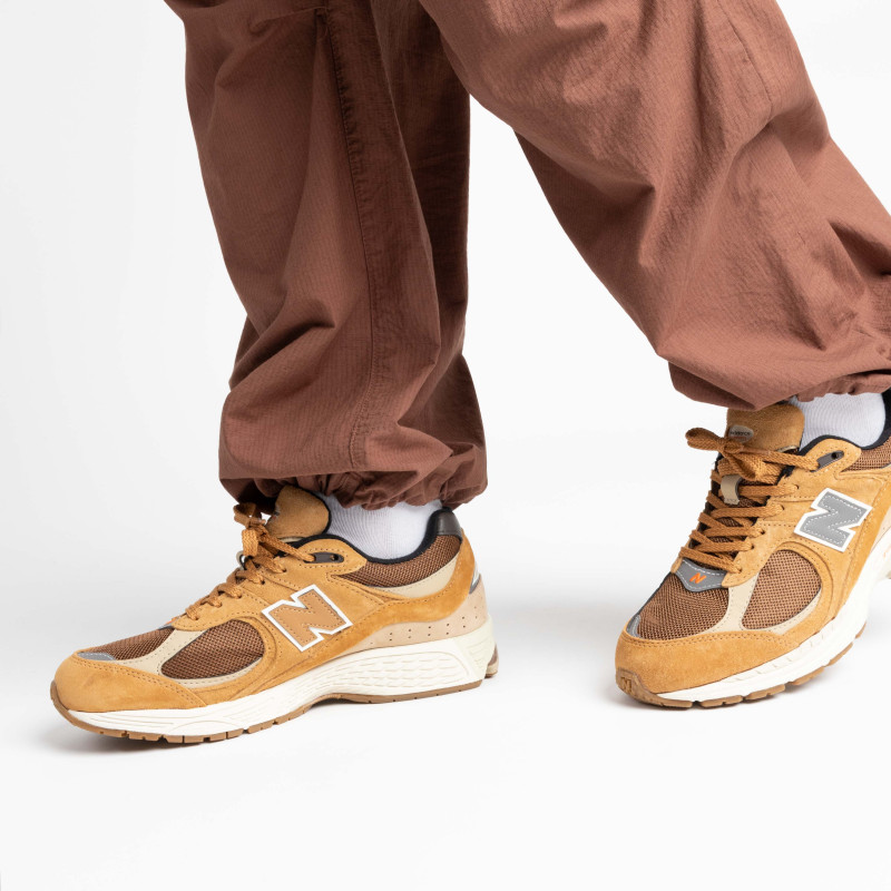 Giay New Balance 2002R 'Tobacco' M2002RXG