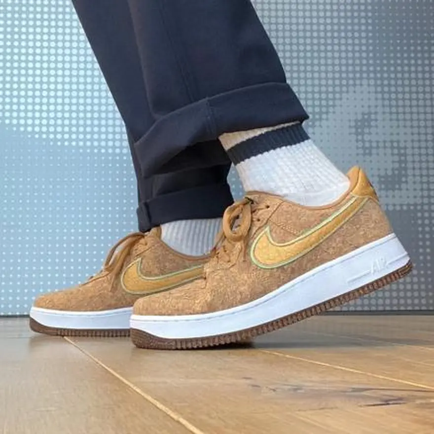 Alternative view of Giày Nike Air Force 1 '07 Premium 'Happy Pineapple Cork' DJ2536-900