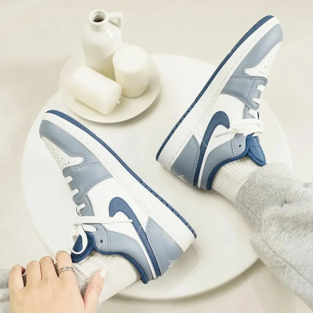 Alternative view of Giày Nike Air Jordan 1 Low 'Ashen Slate' 553558-414