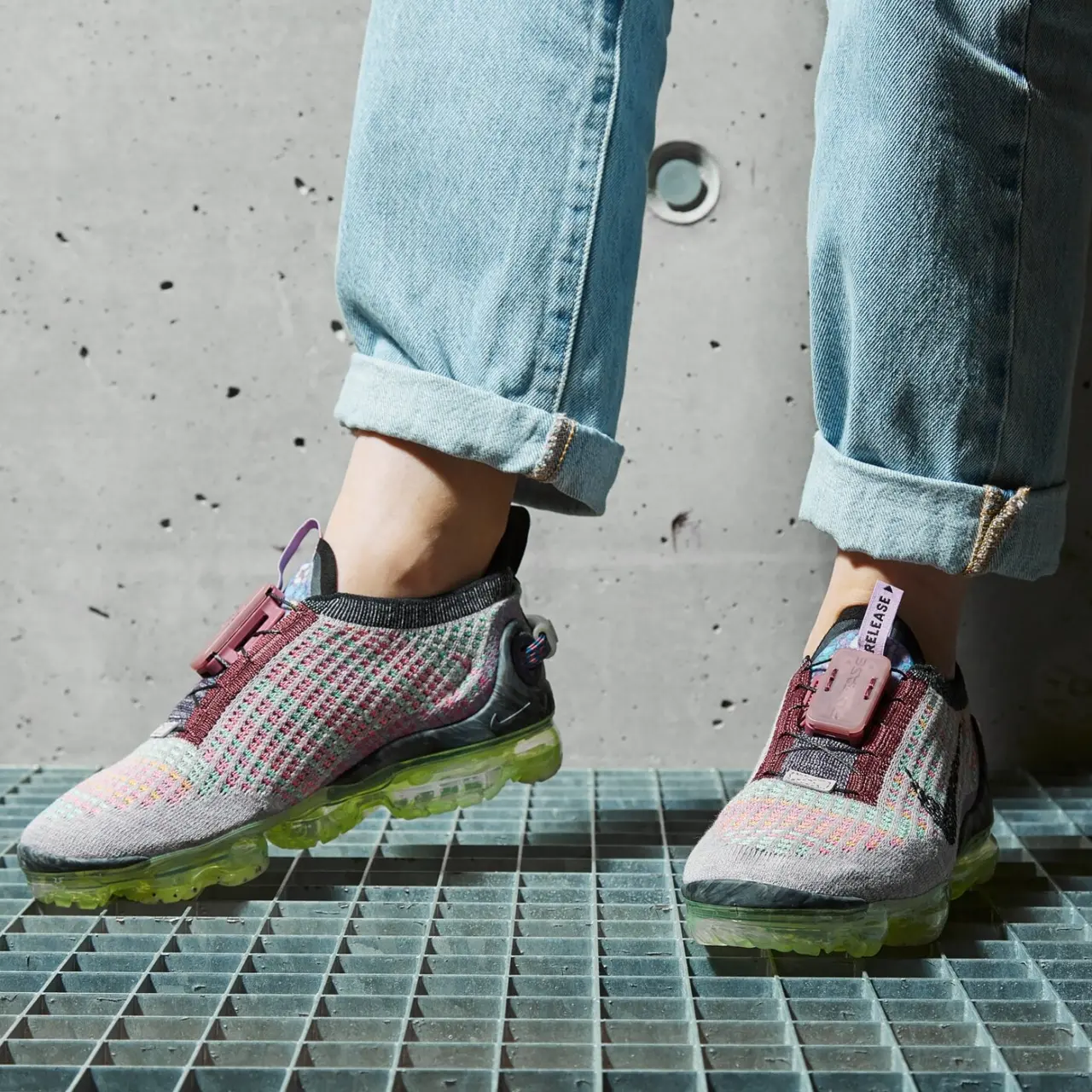 Alternative view of Giày Nike Wmns Air VaporMax 2020 Flyknit 'Violet Ash Volt' CV8821-501